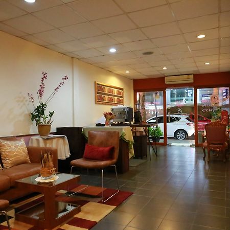 Travel Lodge Surawong (Adults Only) Bangkok Bagian luar foto
