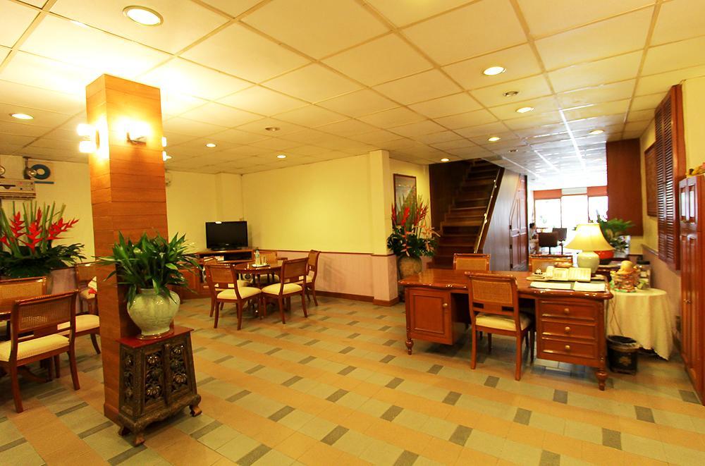 Travel Lodge Surawong (Adults Only) Bangkok Bagian luar foto