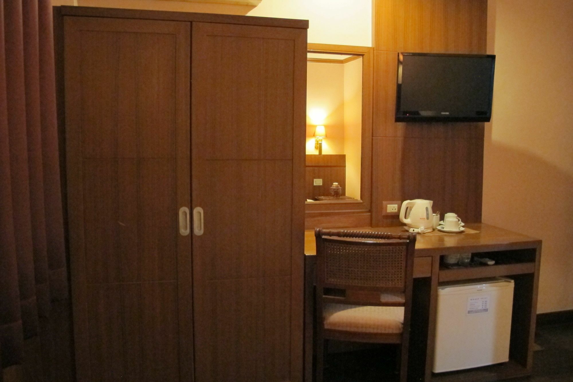 Travel Lodge Surawong (Adults Only) Bangkok Bagian luar foto