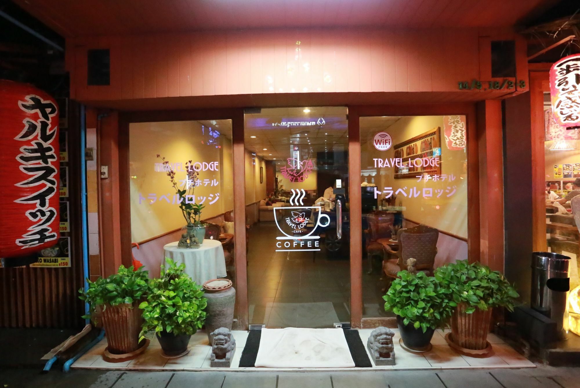 Travel Lodge Surawong (Adults Only) Bangkok Bagian luar foto