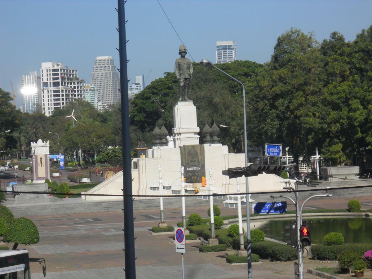 Travel Lodge Surawong (Adults Only) Bangkok Bagian luar foto